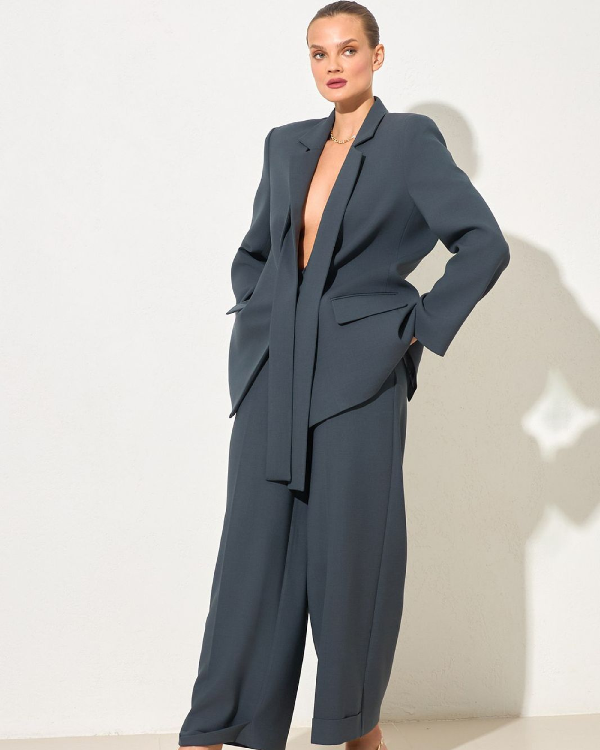 Relaxed Power Suit